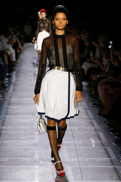 Look 33